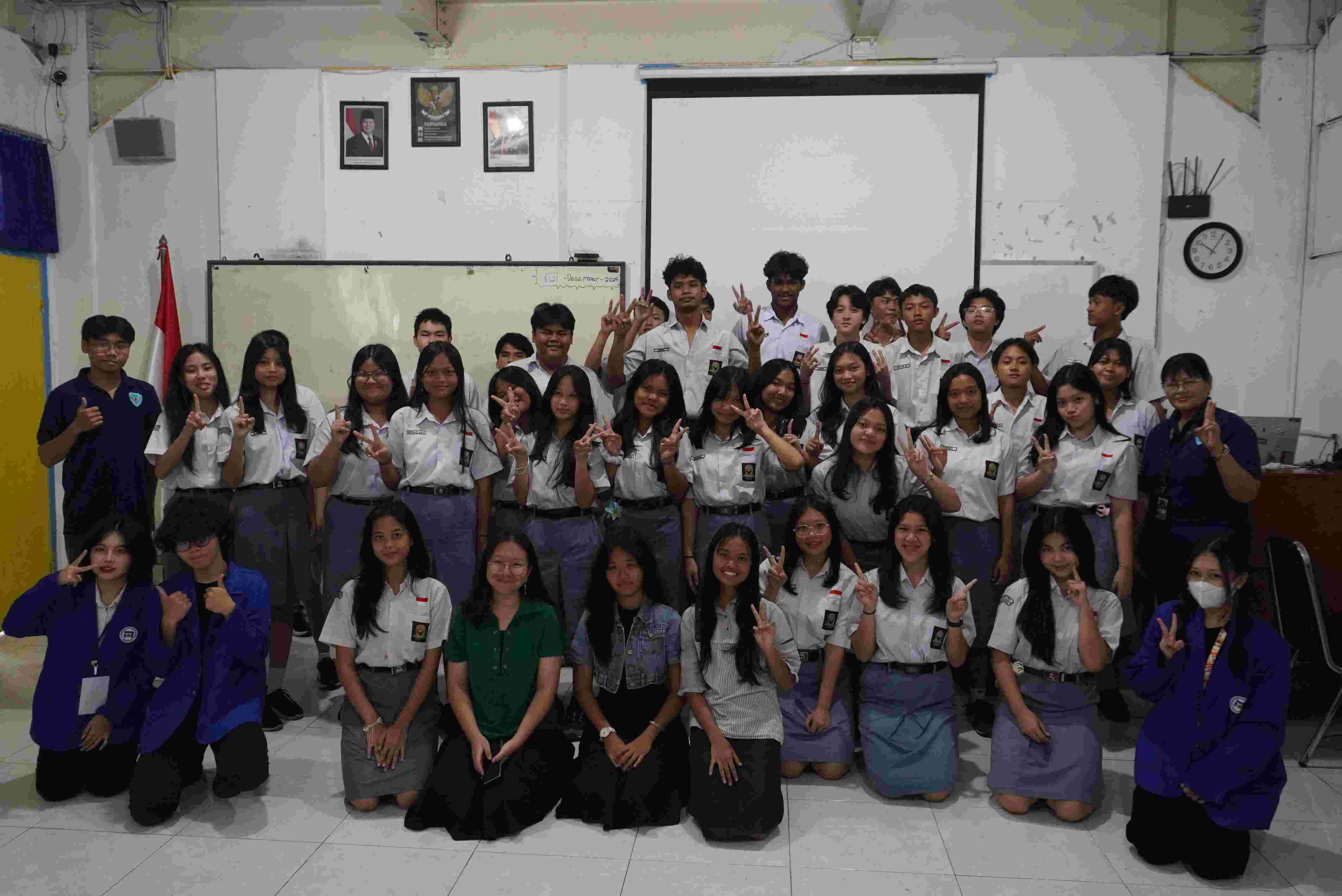 Penutupan dan Foto Bersama